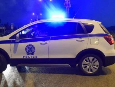 Τρίκαλα: Άντρας επιτέθηκε σε αστυνομικούς μέσα σε μπαρ